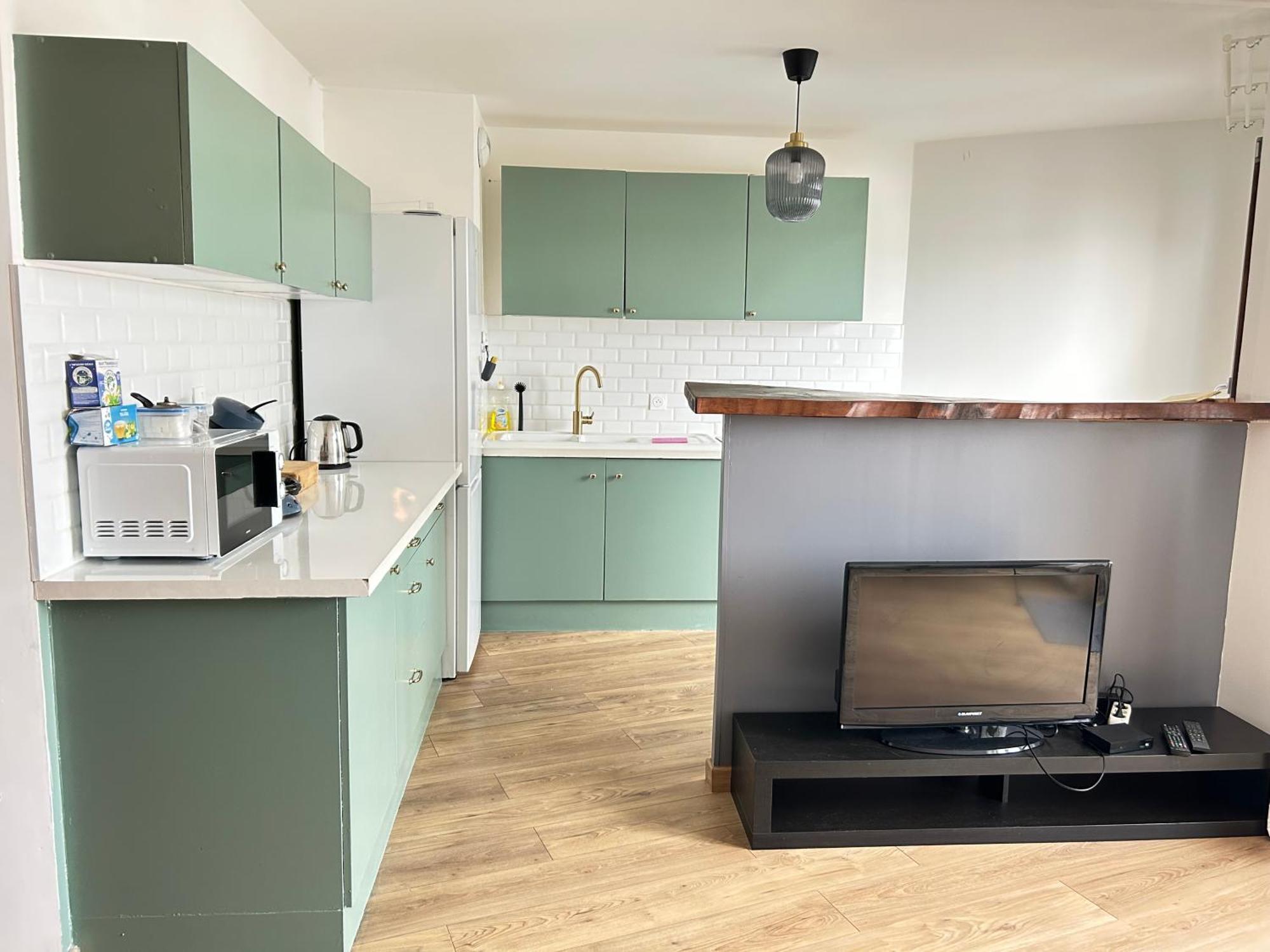 2 Bedroom Apartment + Parking Сен Дени Екстериор снимка